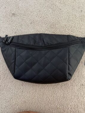 HAUTE SHORE Black Quilted Crossbody Belt Bag